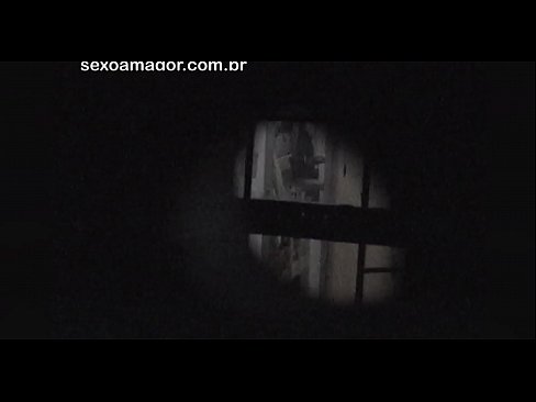 ❤️ Blondie wird heimlich von einem Voyeur aus der Nachbarschaft gefilmt, der sich hinter Hohlblocksteinen versteckt Porno fb bei uns ❌