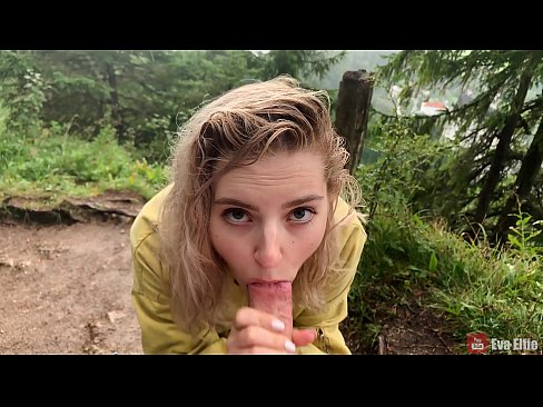 ❤️ Mädchen schluckt Sperma nach einem öffentlichen Blowjob - Eva Elfi Porno fb bei uns ❌